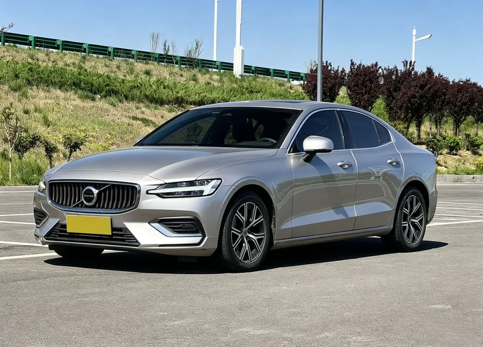 Volvo S60 2022