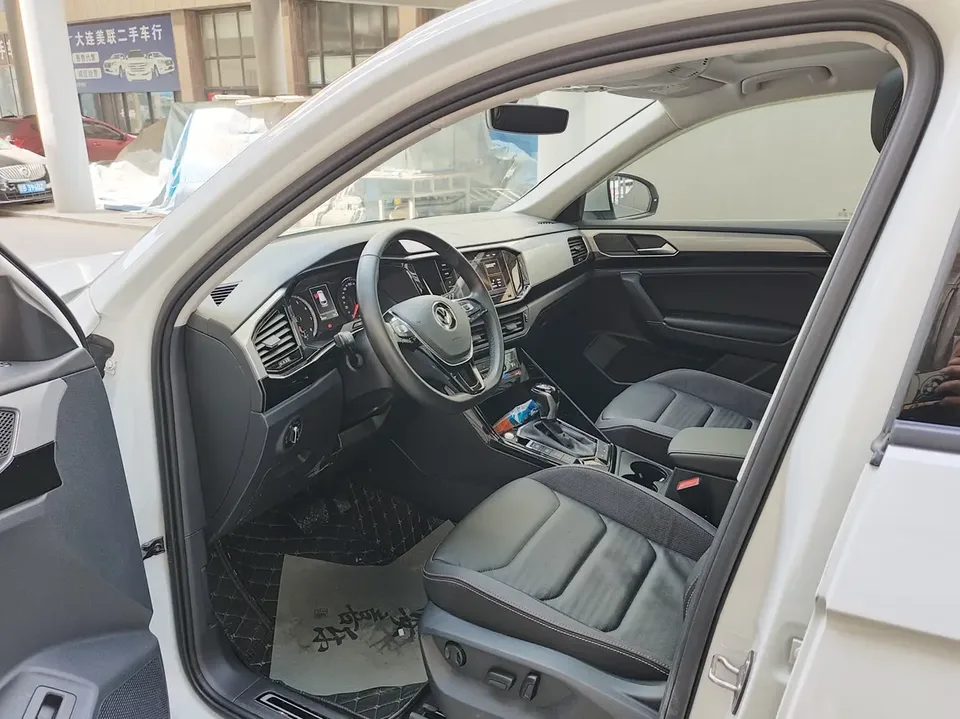 Volkswagen Tayron Tanyue 2022 280TSI 2WD Luxury Smart Edition 2022 — миниатюра 3