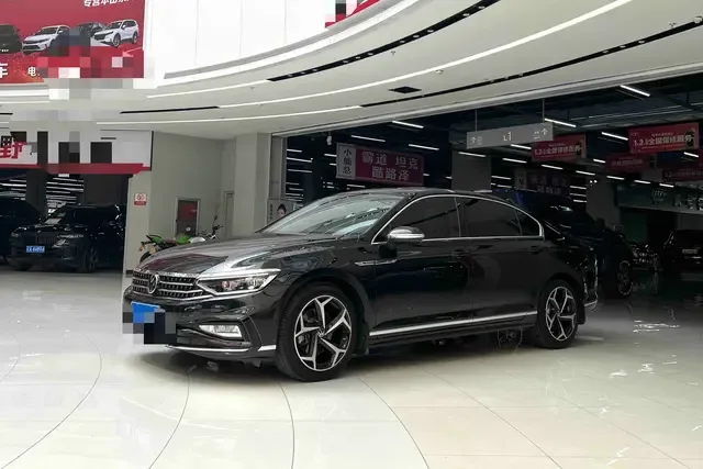 Volkswagen Magotan 2024