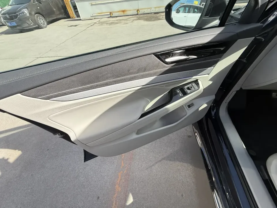 Volkswagen ID.7 VIZZION ID.7 VIZZION 2024 first edition 2023 — миниатюра 2