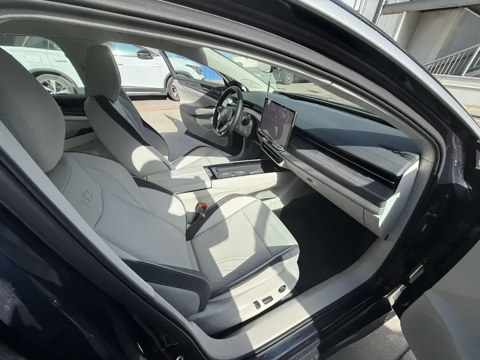 Volkswagen ID.7 VIZZION ID.7 VIZZION 2024 first edition 2023 — миниатюра 3