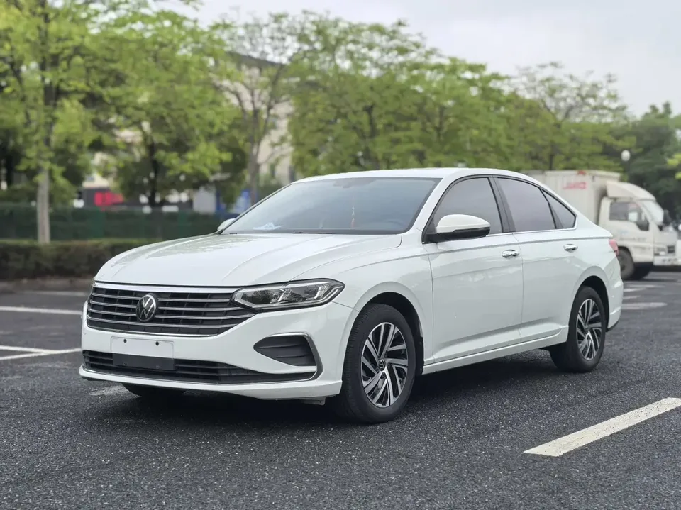 Volkswagen Lavida Lavida 2023 1.5L Automatic Deyi Edition 2022 — photo 1, buy with delivery to Moscow