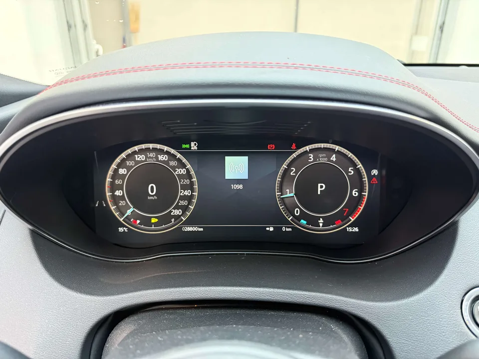 Jaguar E-Pace Jaguar E-PACE 2024 aggressive sports version R-DYNAMIC S 2023 — миниатюра 4