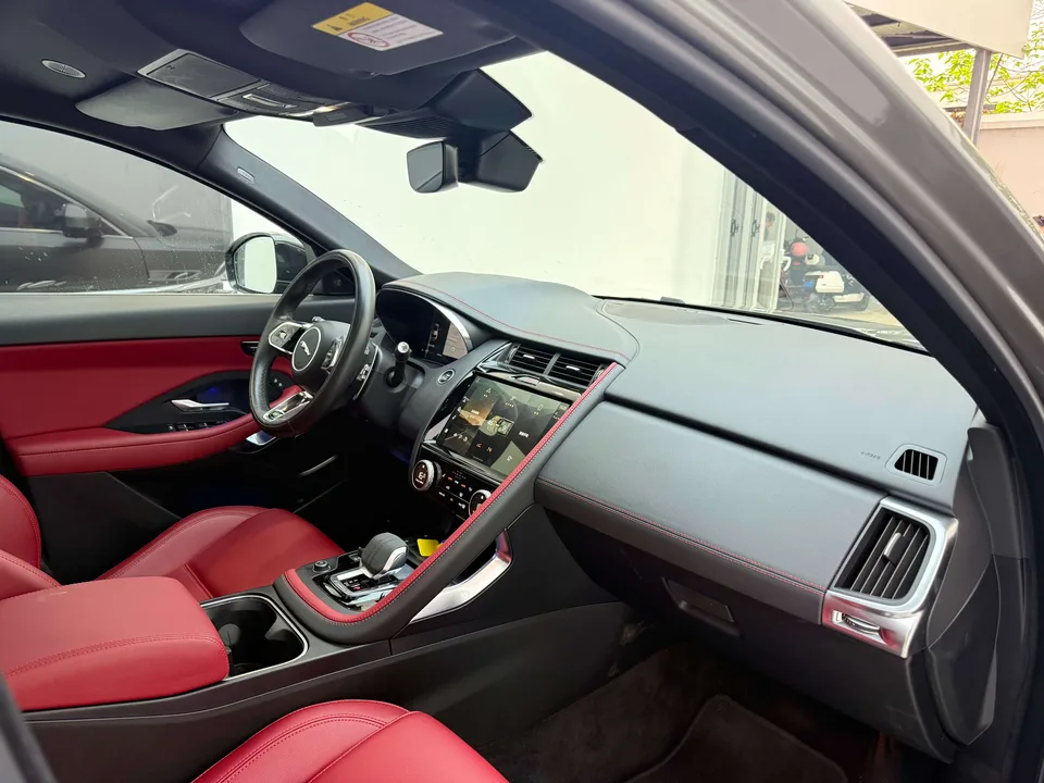 Jaguar E-Pace Jaguar E-PACE 2024 aggressive sports version R-DYNAMIC S 2023 — миниатюра 5