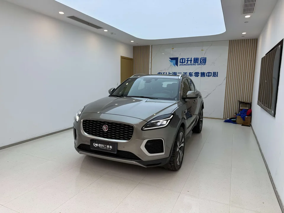 Jaguar E-Pace Jaguar E-PACE 2024 aggressive sports version R-DYNAMIC S 2023 — фото 1, купить с доставкой в Москву