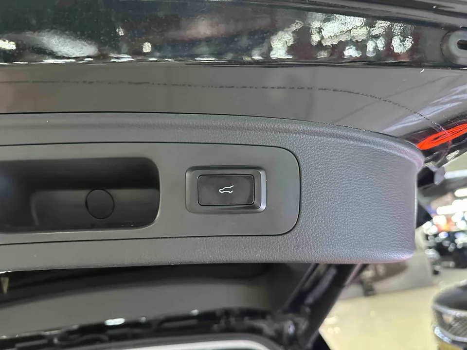 Ford Lingyu EcoBoost 225 5-seater platinum collar type 2022 — миниатюра 4