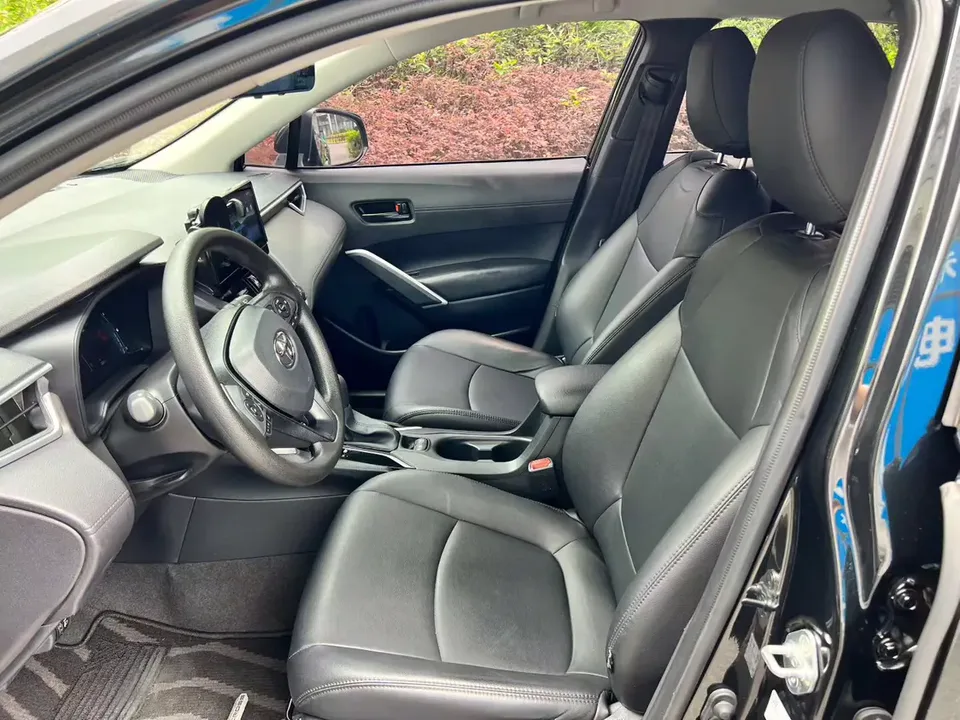 Toyota CorollaCross 2.0L CVT Pioneer Edition 2024 — миниатюра 4