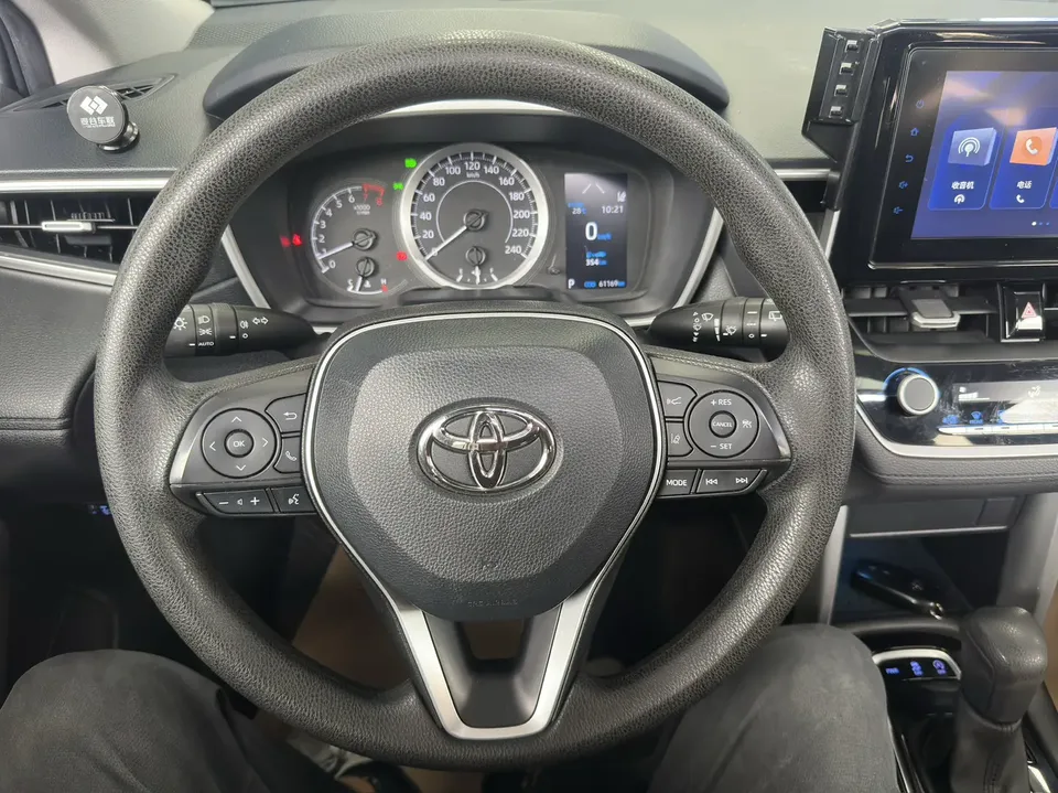 Toyota Frontlander 2.0L CVT Luxury Edition 2022 — миниатюра 4