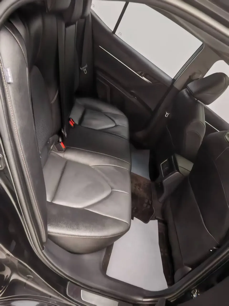 Toyota Camry 2.0G Deluxe Edition 2023 — миниатюра 4