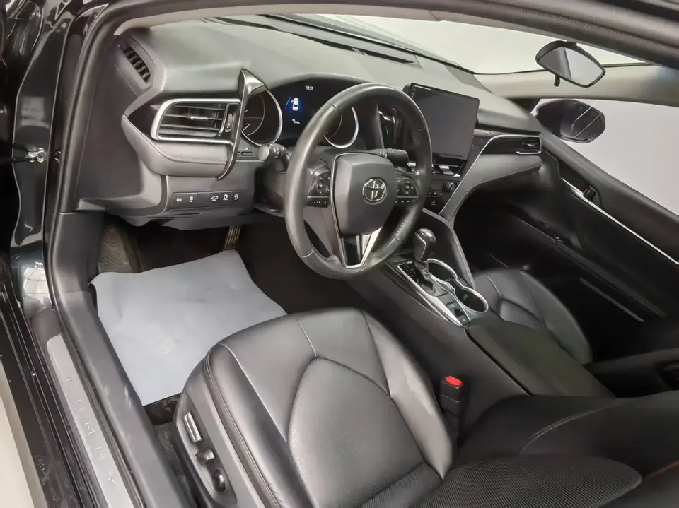 Toyota Camry 2.0G Deluxe Edition 2023 — миниатюра 5