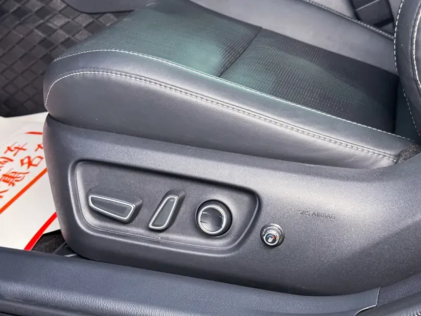 Toyota Camry Hybrid 2.0HG Premium Edition 2025 — миниатюра 5