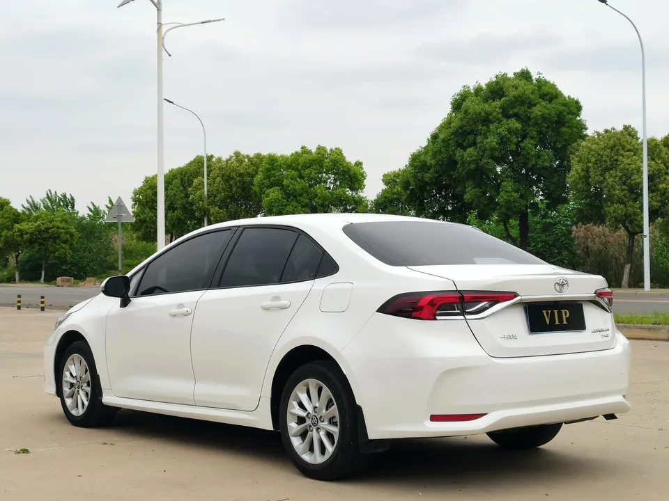 Toyota Corolla 1.2T S-CVT Elite PLUS Edition 2023 — миниатюра 2