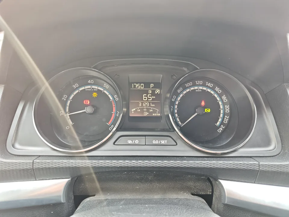 Skoda Comek 1.5L automatic comfort version 2022 — миниатюра 5