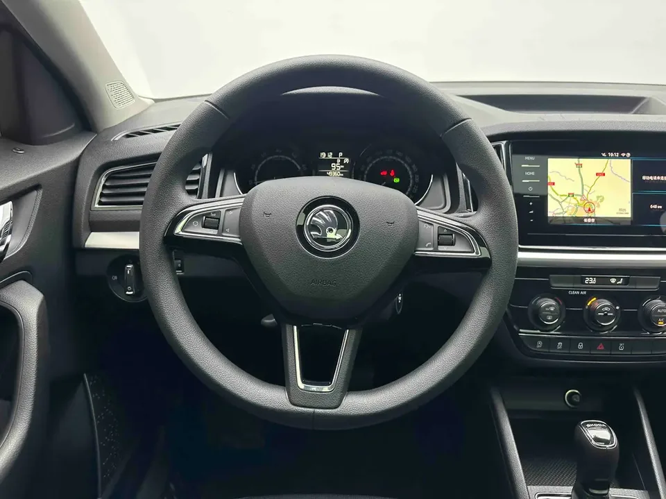 Skoda Comek 1.5L automatic comfort version 2022 — миниатюра 3