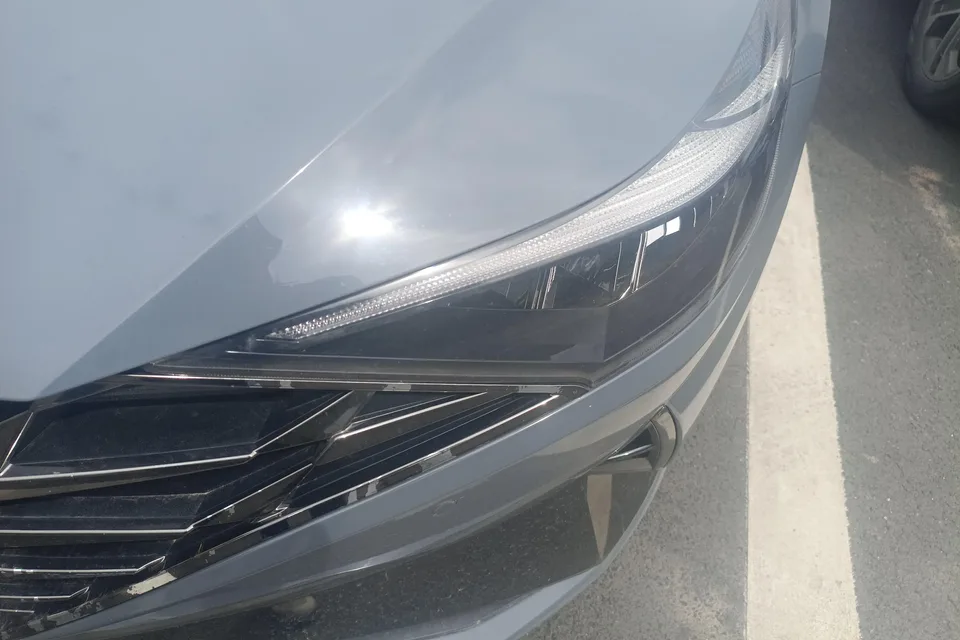 Hyundai Elantra 1.5L CVT LUX Premium Edition 2022 — миниатюра 4