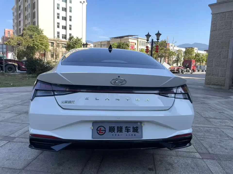 Hyundai Elantra Elantra 2021 Elantra 2021 1.5L CVT LUX Premium Edition 2022 — миниатюра 2