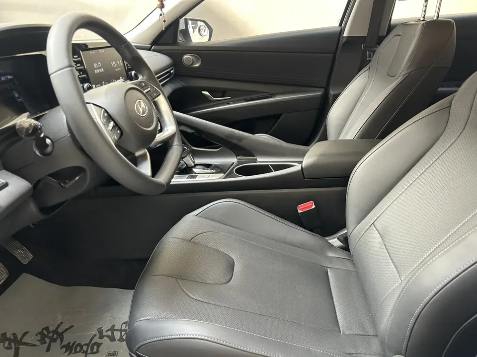Hyundai Elantra 1.5L CVT GLX Elite Edition 2022 — миниатюра 4