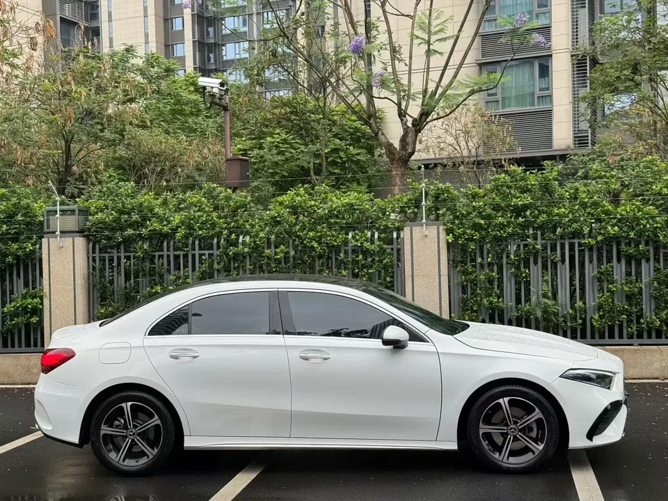 Mercedes-Benz Mercedes Benz A Class Mercedes-Benz A-Class 2023 A 200 L Sports Sedan Fashion Edition 2023 — миниатюра 2