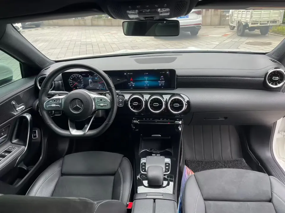 Mercedes-Benz Mercedes Benz A Class A 200 L sports sedan dynamic version 2022 — миниатюра 5