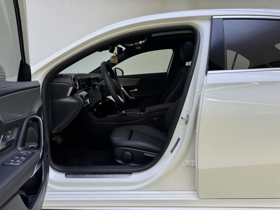 Mercedes-Benz Mercedes Benz A Class Second Facelift A 180 L 2024 — миниатюра 3