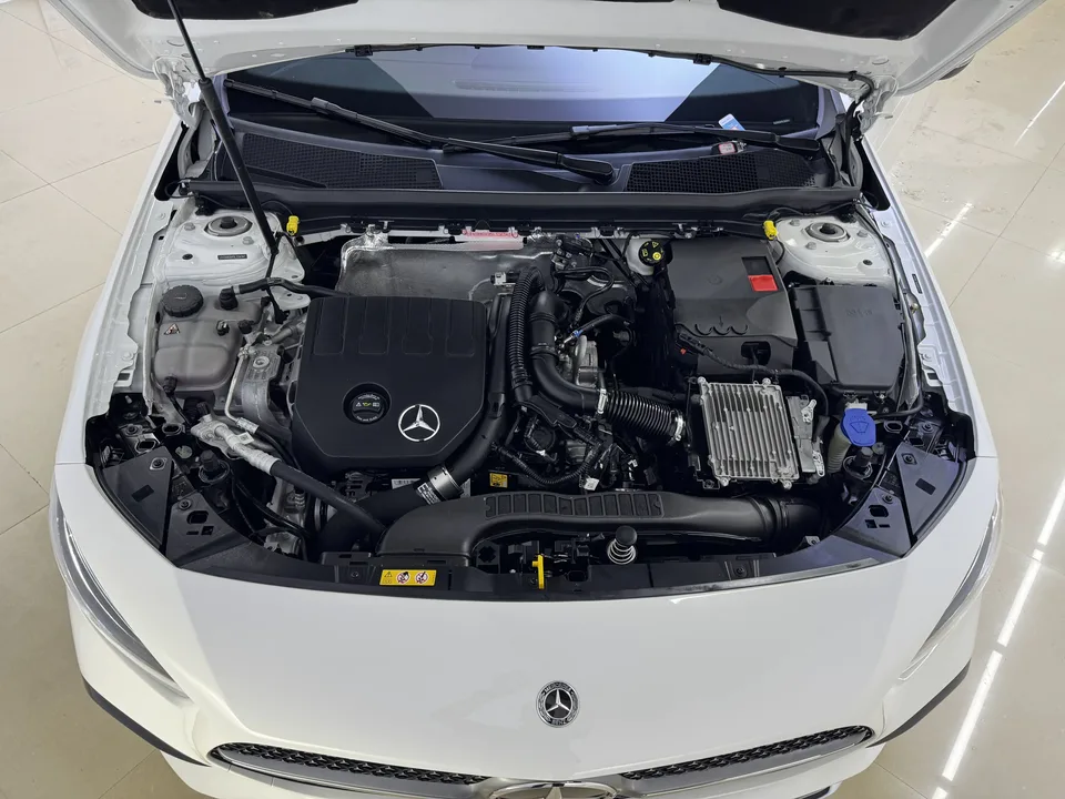 Mercedes-Benz Mercedes Benz A Class Second Facelift A 180 L 2024 — миниатюра 4