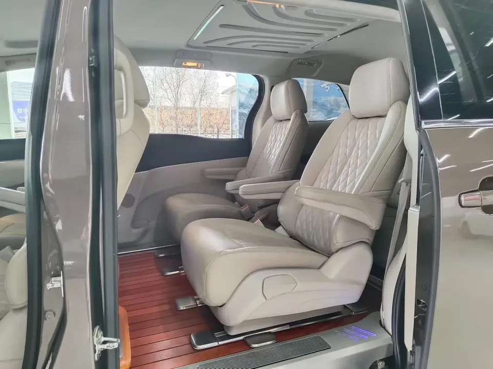Buick GL8 Buick GL8 2023 Land Business Class 2.0T Comfort Edition 2023 — миниатюра 3