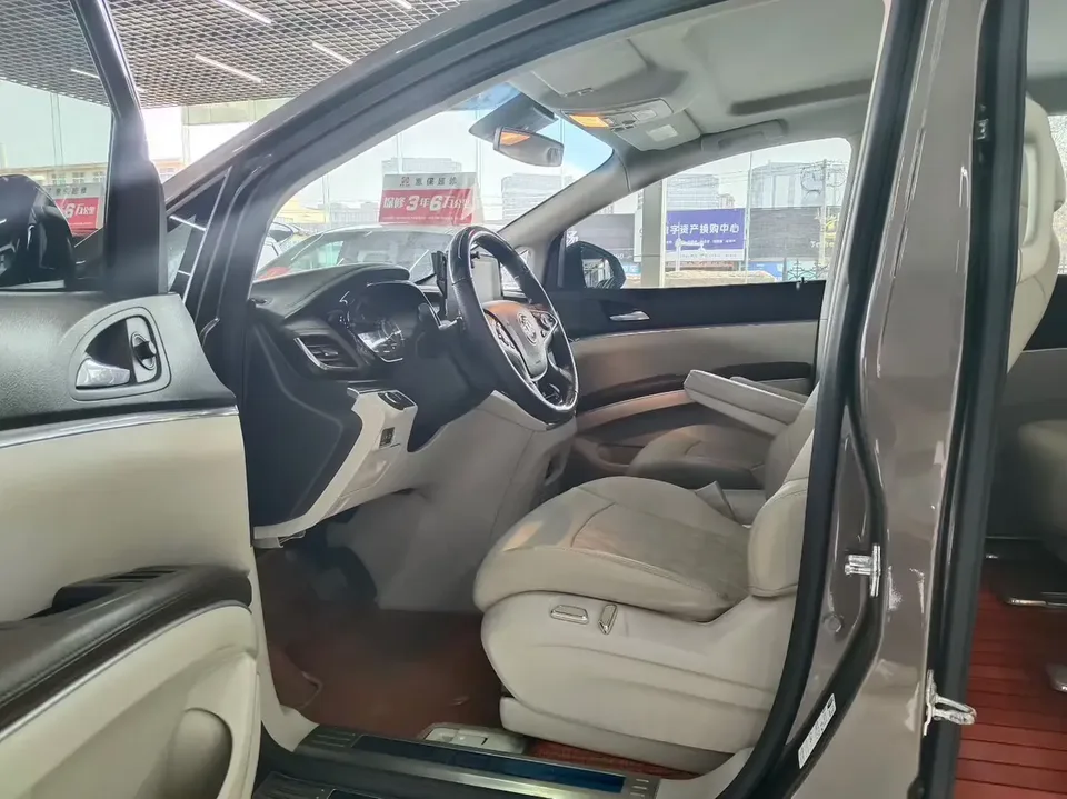 Buick GL8 Buick GL8 2023 Land Business Class 2.0T Comfort Edition 2023 — миниатюра 5