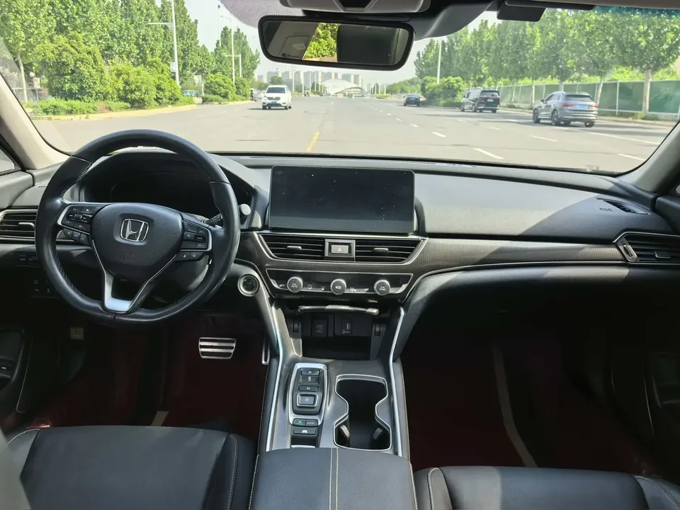 Honda Accord 2022 Accord Hybrid 2.0L Phantom Night Smart Edition 2023 — миниатюра 3