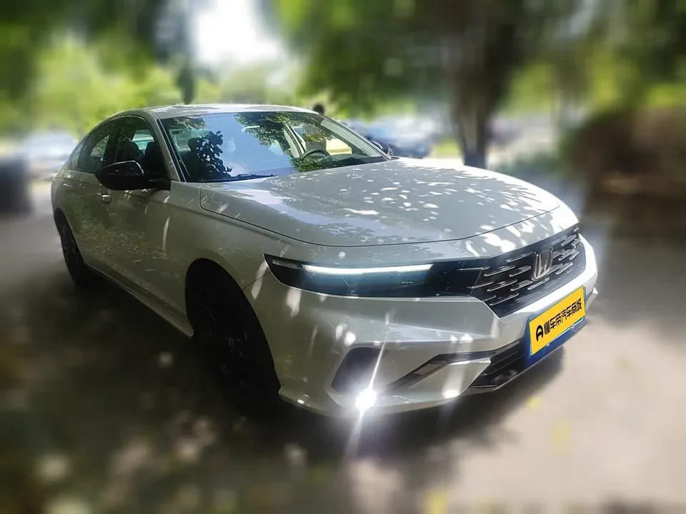 Honda Accord Sports Series Sharp T-Motion 260TURBO Luxury Edition 2026 — миниатюра 2