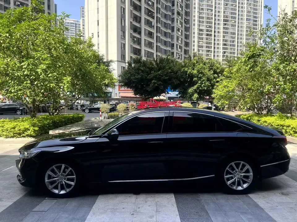 Honda Accord Accord 2022 260TURBO Deluxe Edition 2022 — миниатюра 4
