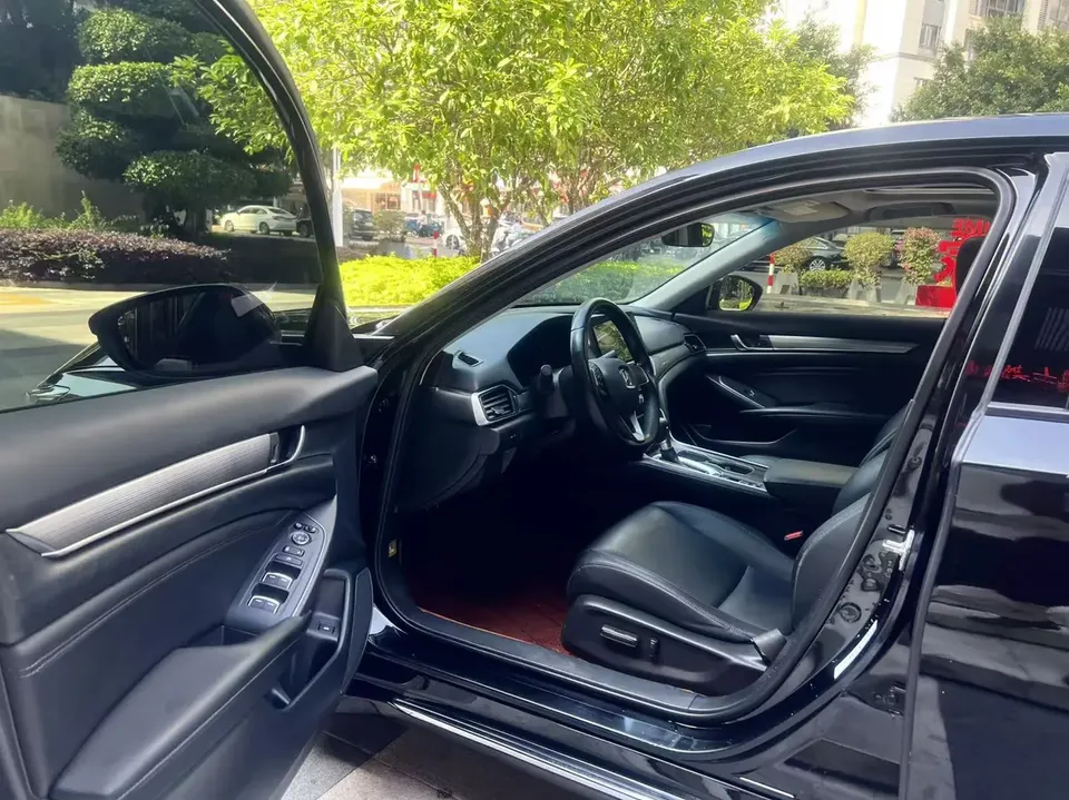 Honda Accord Accord 2022 260TURBO Deluxe Edition 2022 — миниатюра 5