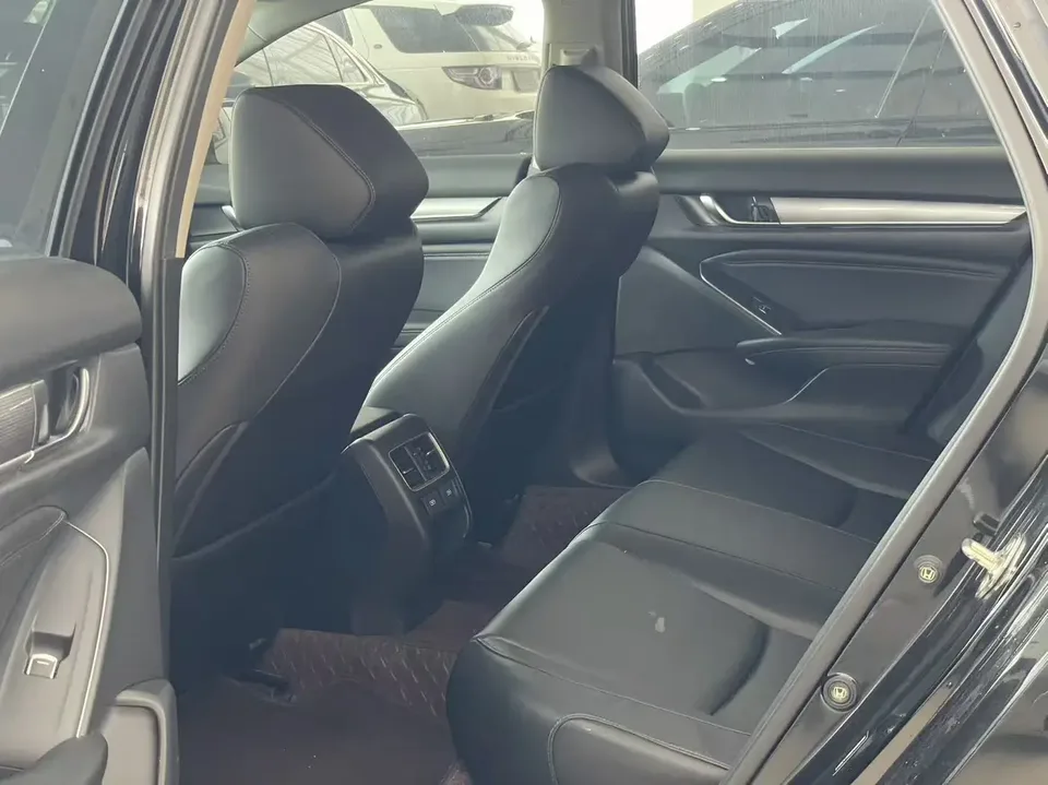 Honda Accord Accord 2022 260TURBO Deluxe Edition 2022 — миниатюра 3