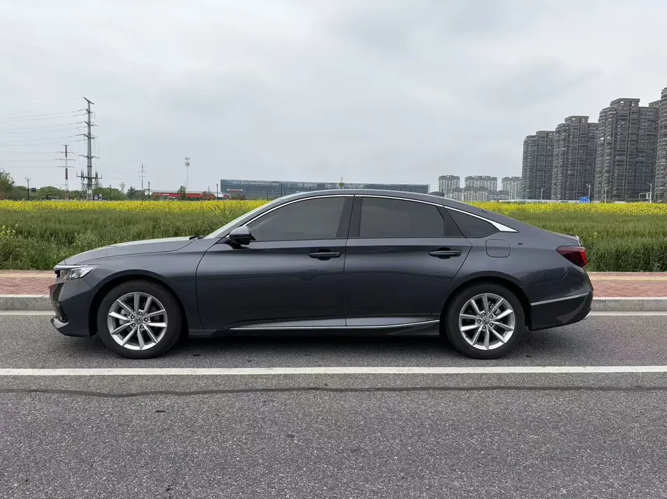 Honda Accord Accord 2022 260TURBO Deluxe Edition 2022 — миниатюра 4