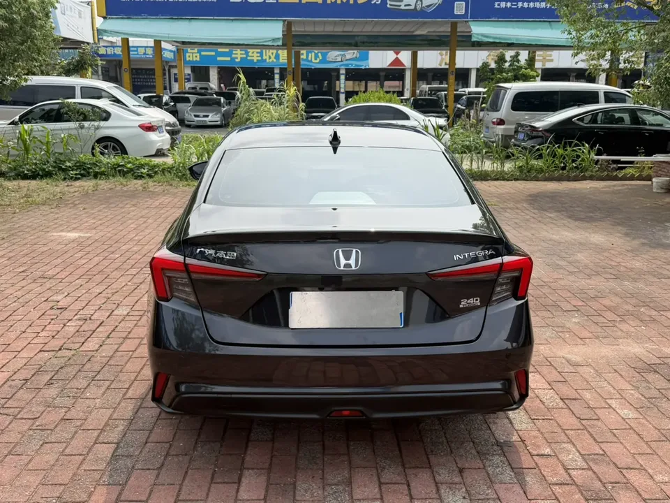 Honda Integra 240TURBO CVT Deluxe Edition 2023 — миниатюра 2