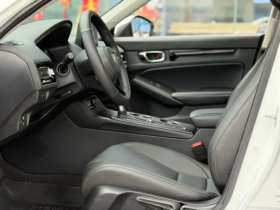 Honda Integra 240TURBO CVT Leading Edition 2023 — миниатюра 3