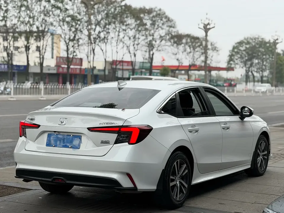Honda Integra 240TURBO CVT Leading Edition 2023 — миниатюра 4