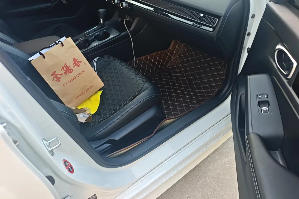Honda CIVIC Civic 240TURBO CVT Power Edition 2023 — миниатюра 5