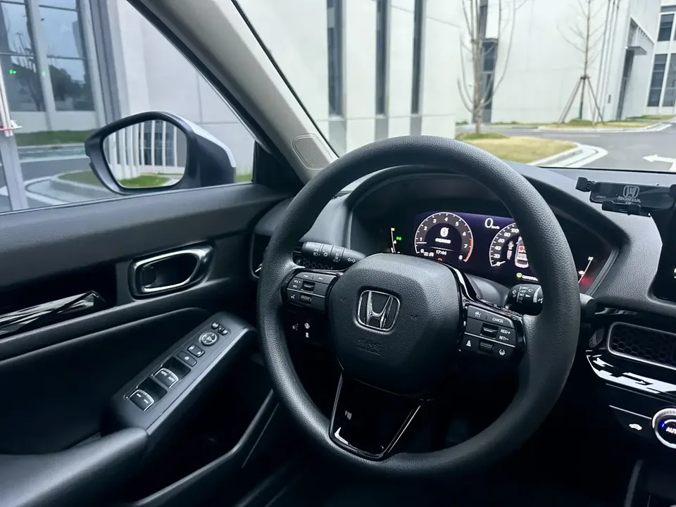 Honda CIVIC 2022 Civic 240TURBO CVT Dynamic Edition 2022 — миниатюра 3