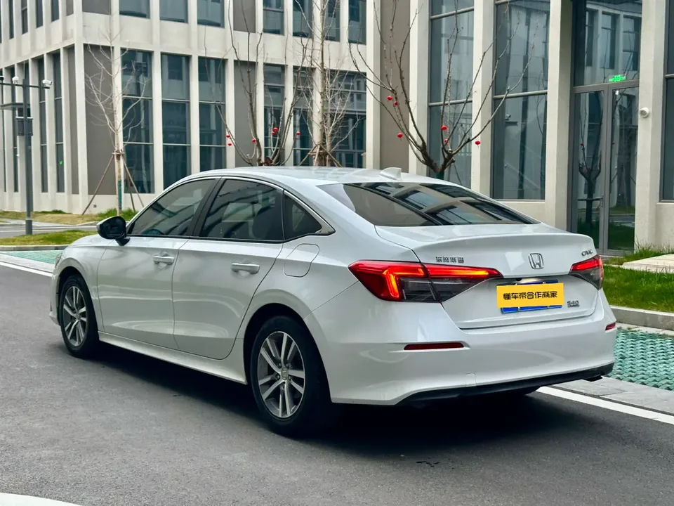Honda CIVIC 2022 Civic 240TURBO CVT Dynamic Edition 2022 — миниатюра 4