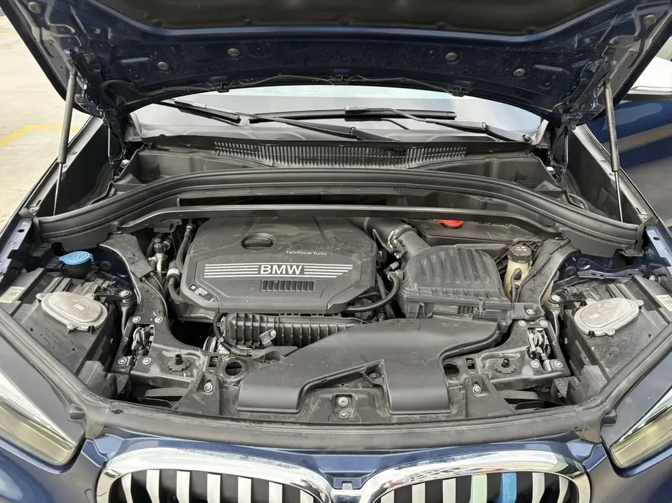 BMW X1 facelift sDrive20Li Fashion model 2022 — миниатюра 3