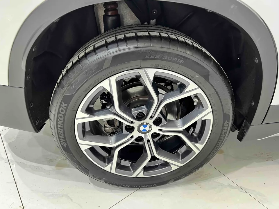 BMW X1 BMW X1 2022 sDrive20Li Fashion Edition 2023 — миниатюра 4