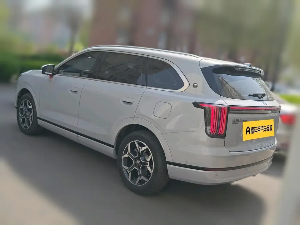 Jietu Shanhai Jetour Mountain & Sea L7 PLUS 220km Electric Seven-Seater Flagship Edition 2025 — миниатюра 2