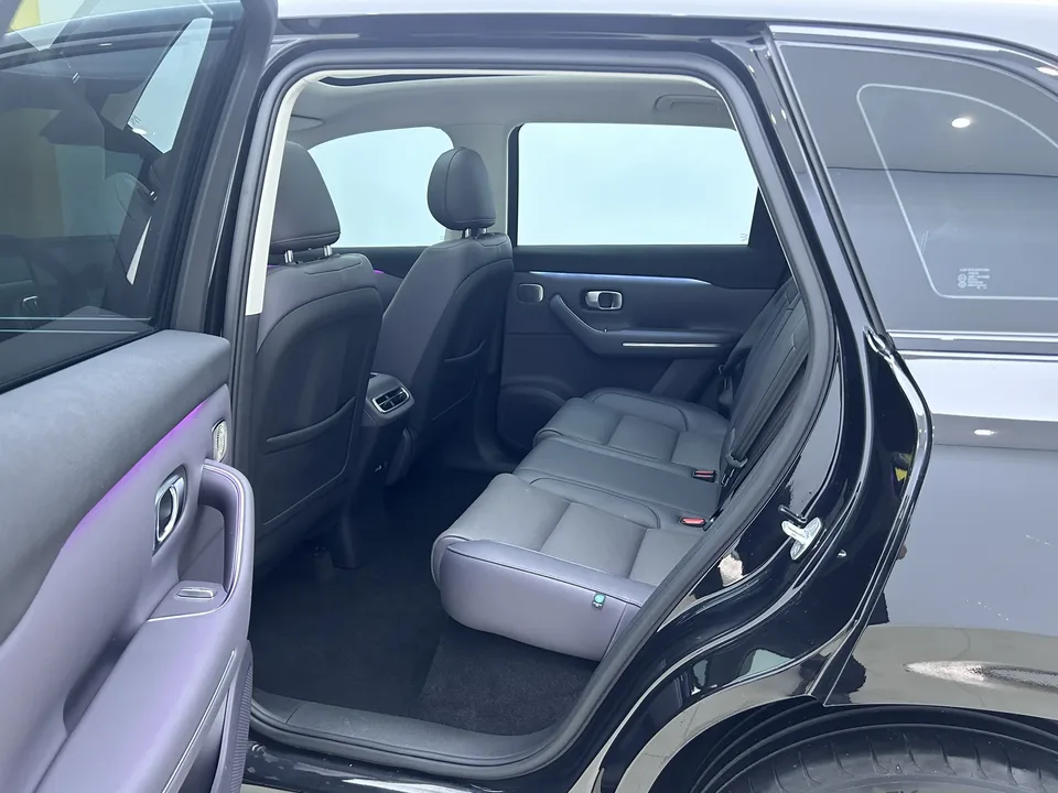 Leapmotor Zero running C10 Pure Electric 530 Smart Edition 2024 — миниатюра 4