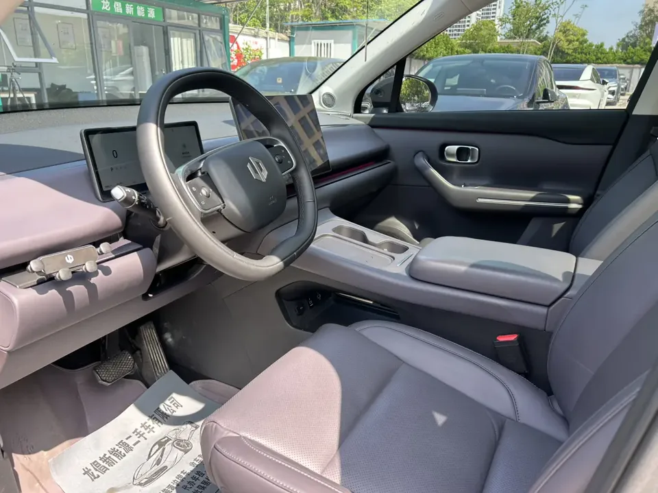 Leapmotor Zero running C10 Pure Electric 530 Smart Edition 2024 — миниатюра 5