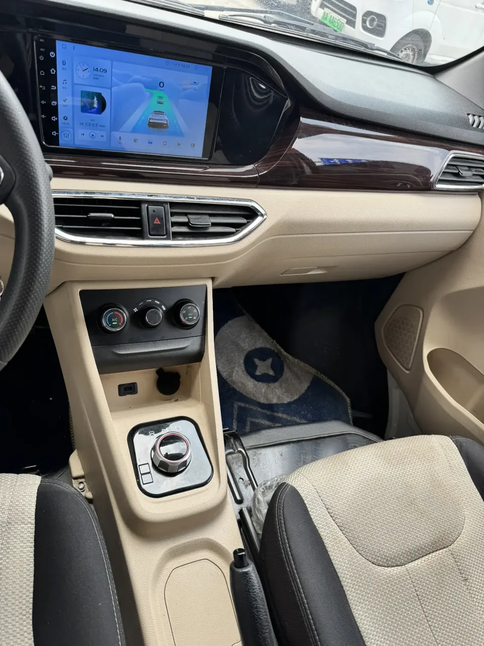 Changan span Crossstar V7 EV 316km Double Door Luxury 6 Seaters 2025 — thumbnail 4
