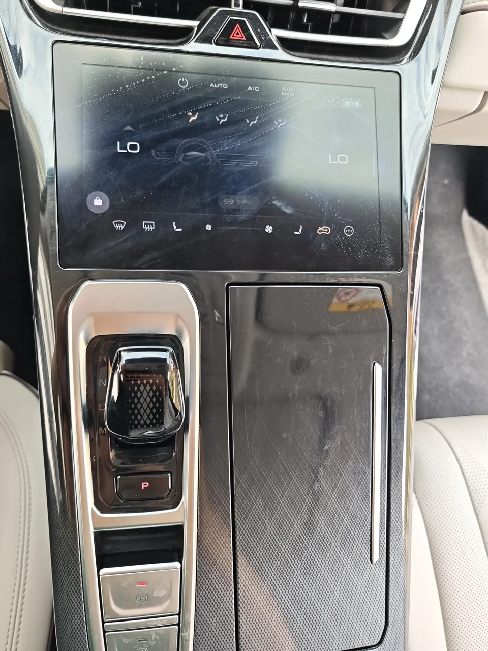 WEY Mocha 2.0T two-wheel drive special version 2022 — миниатюра 4
