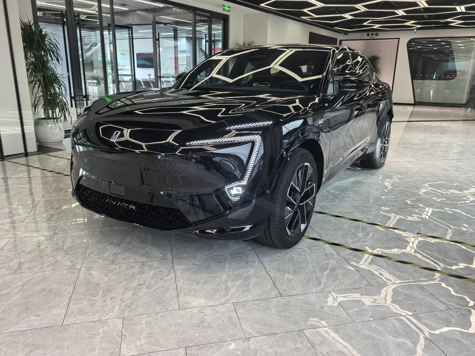 Avatr 11 11 2025 facelift Max rear-wheel drive extended range version 2025 — photo 1, buy with delivery to Moscow