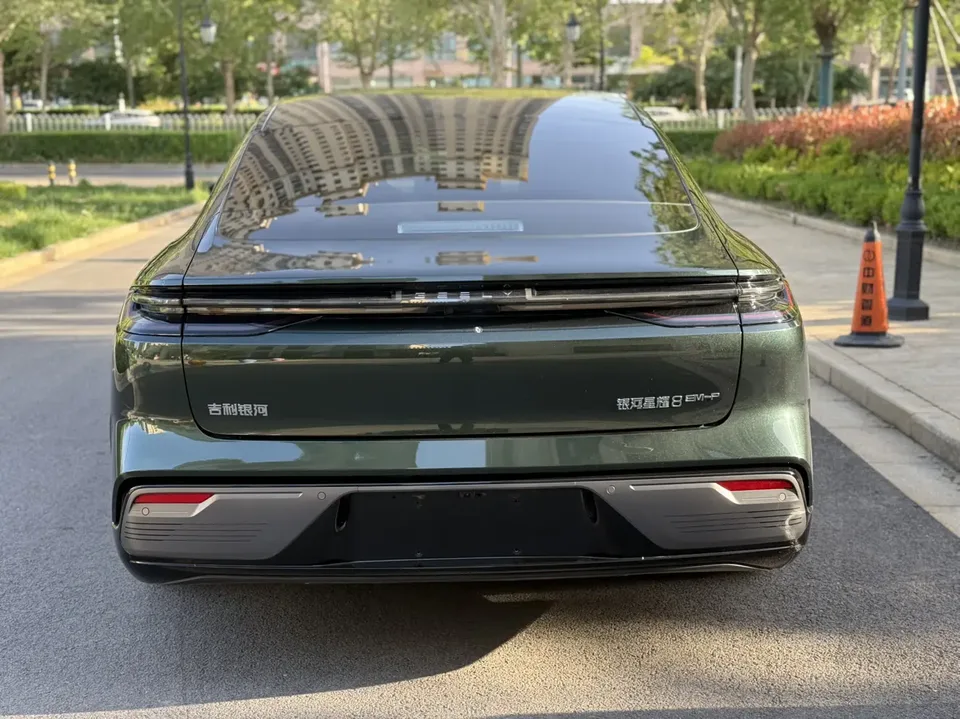 Geely Galaxy Star 8 PHEV 130km EM-P Starship Edition 2025 — миниатюра 2