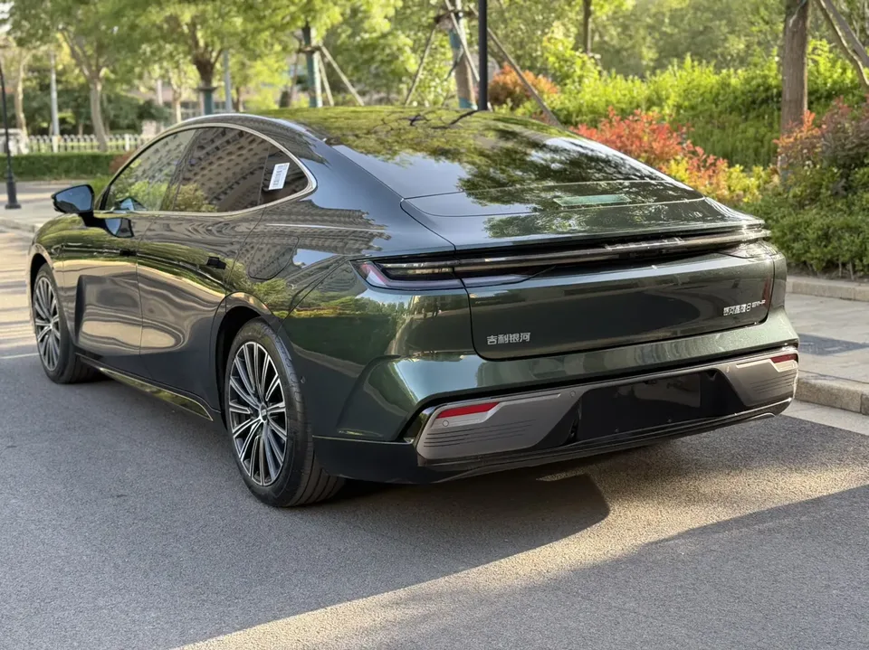 Geely Galaxy Star 8 PHEV 130km EM-P Starship Edition 2025 — миниатюра 4