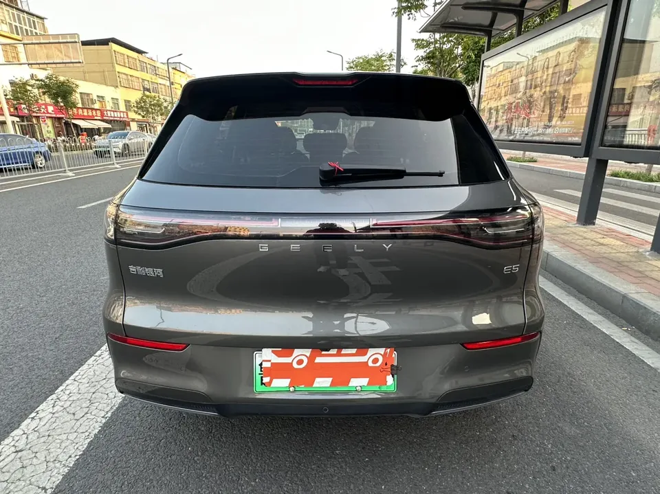 Geely Galaxy E5 440km Explorer Edition 2025 — миниатюра 4